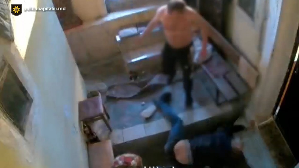 Bătaie cu sfârșit tragic la beție. Un bărbat a murit pe loc, celălalt a fost reținut